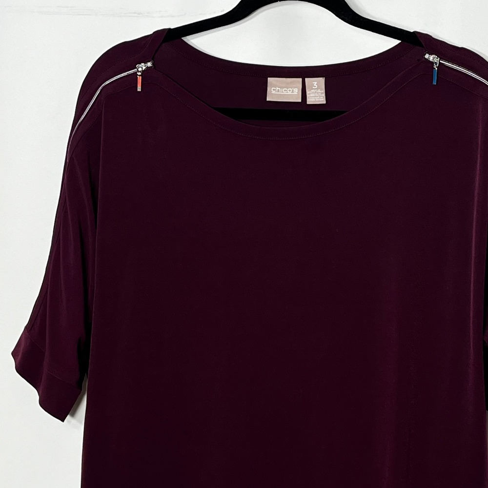Chico's Womens Size 3 Plum Burgundy Zipper Shoulder Short Sleeve Blouse Top - Picture 3 of 7